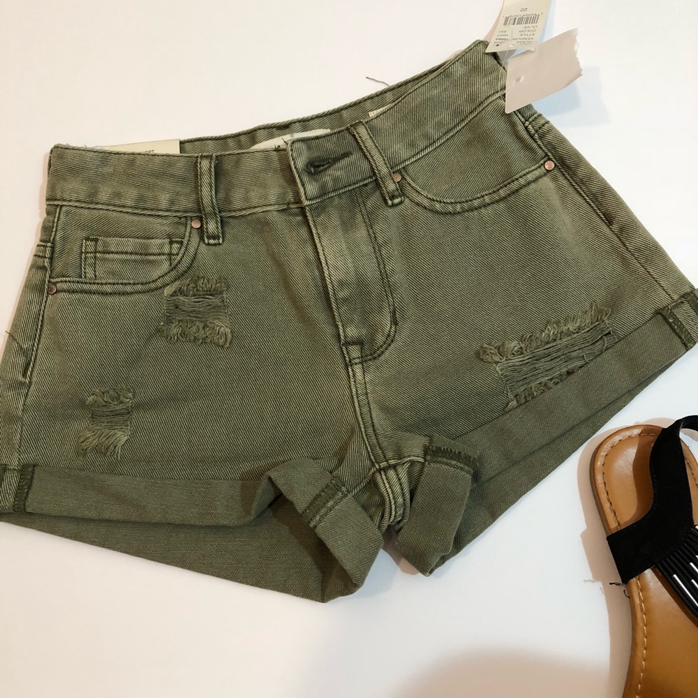 SALE TODAY 😍NWT BullHead Denim High Rise Shorts